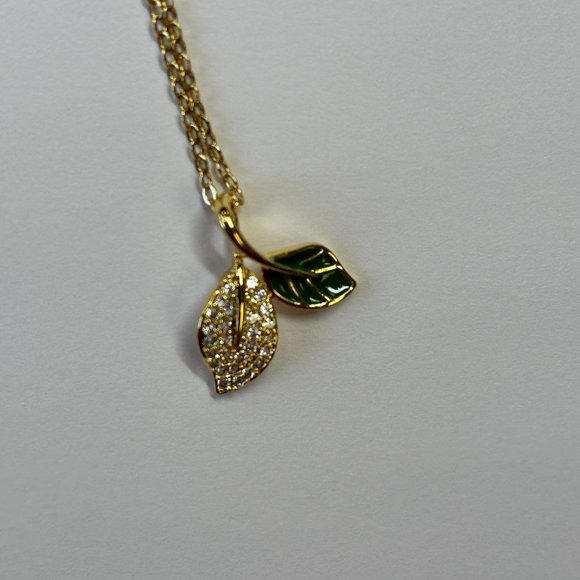 Gold 0.5 ct Zircon Relief Sprout Pendant Necklace - Picture 17 of 17